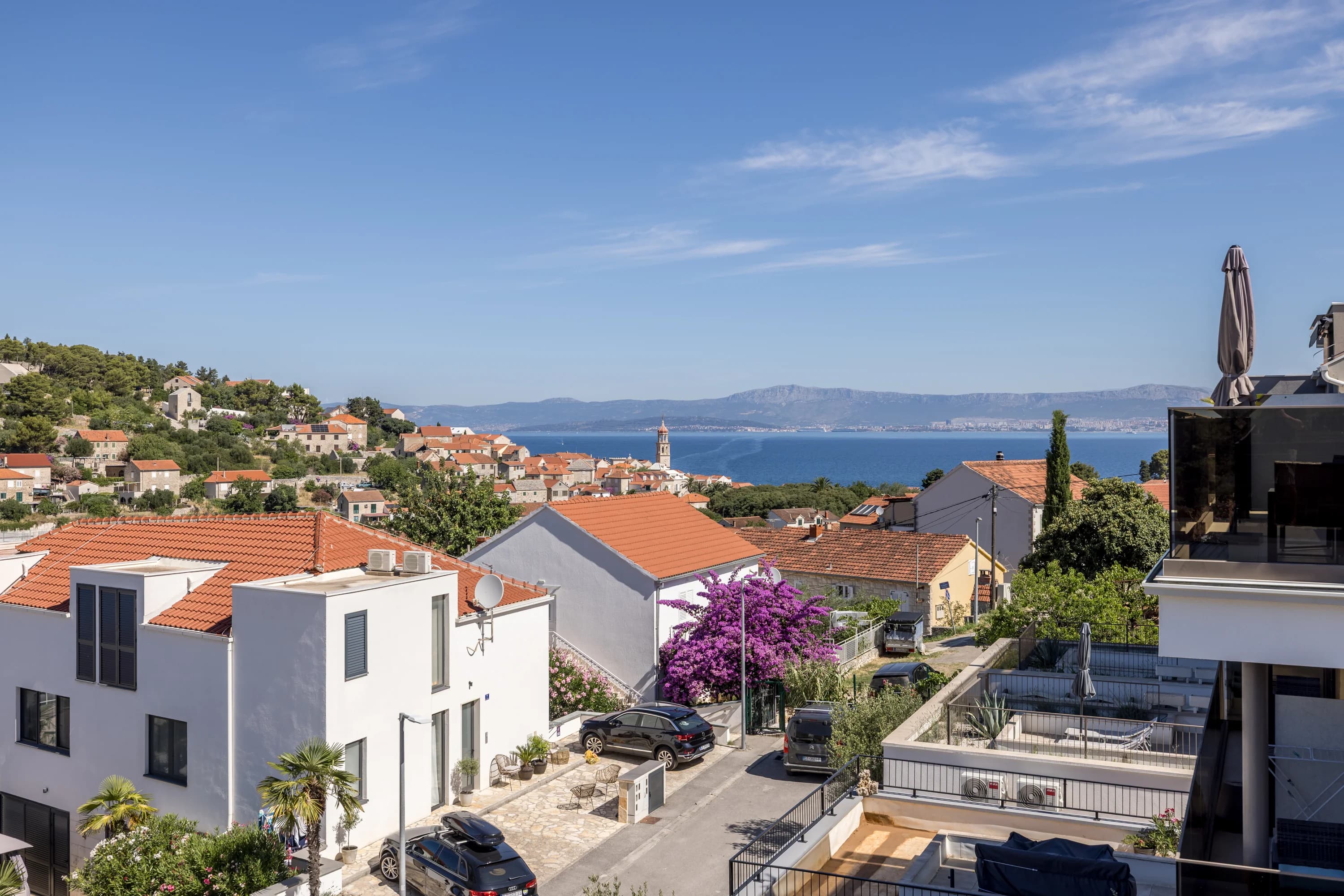 Panoramic view of the town of Sutivan and the nearby beach