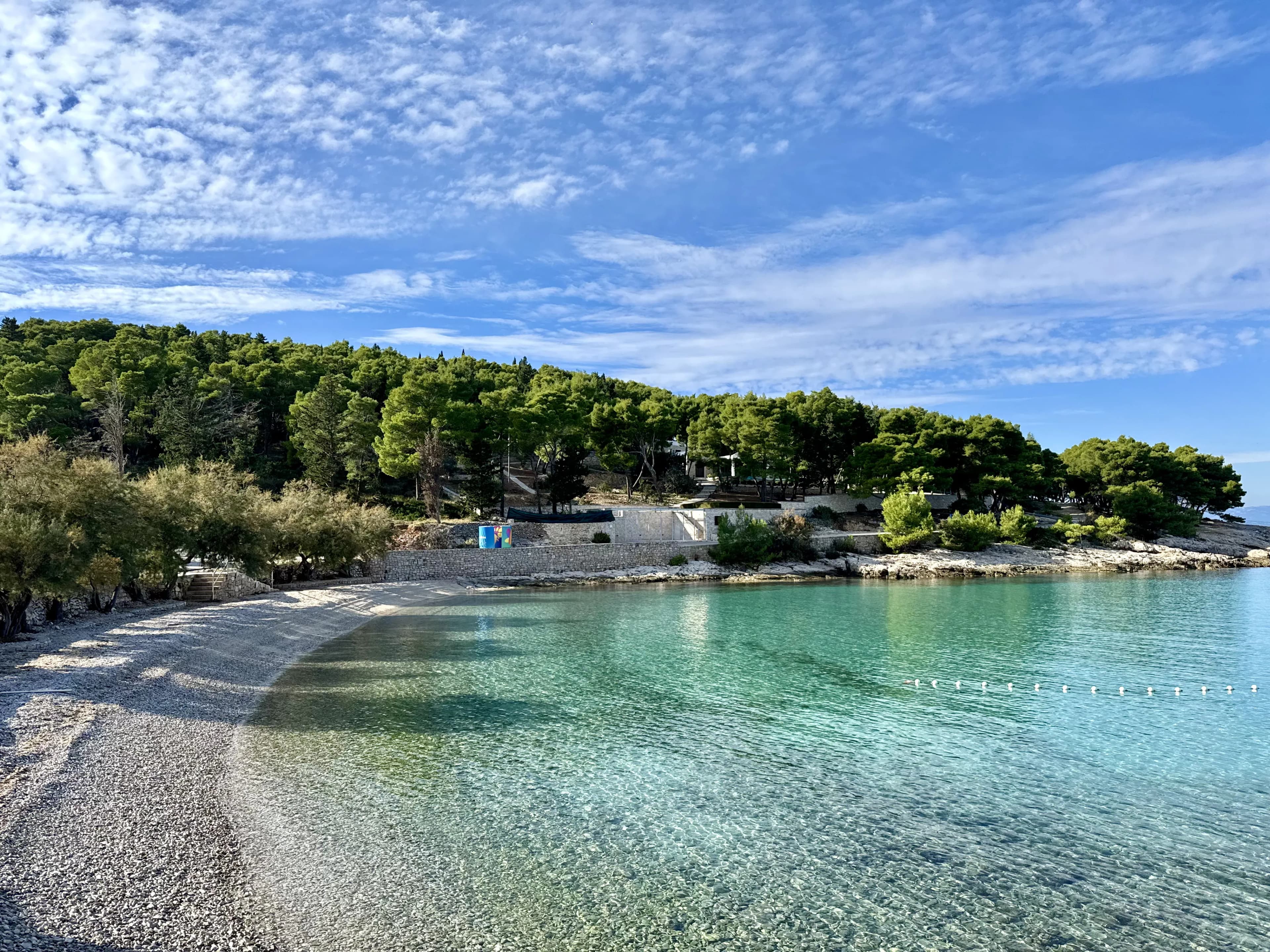 Sutivan complex with residential buildings and green spaces